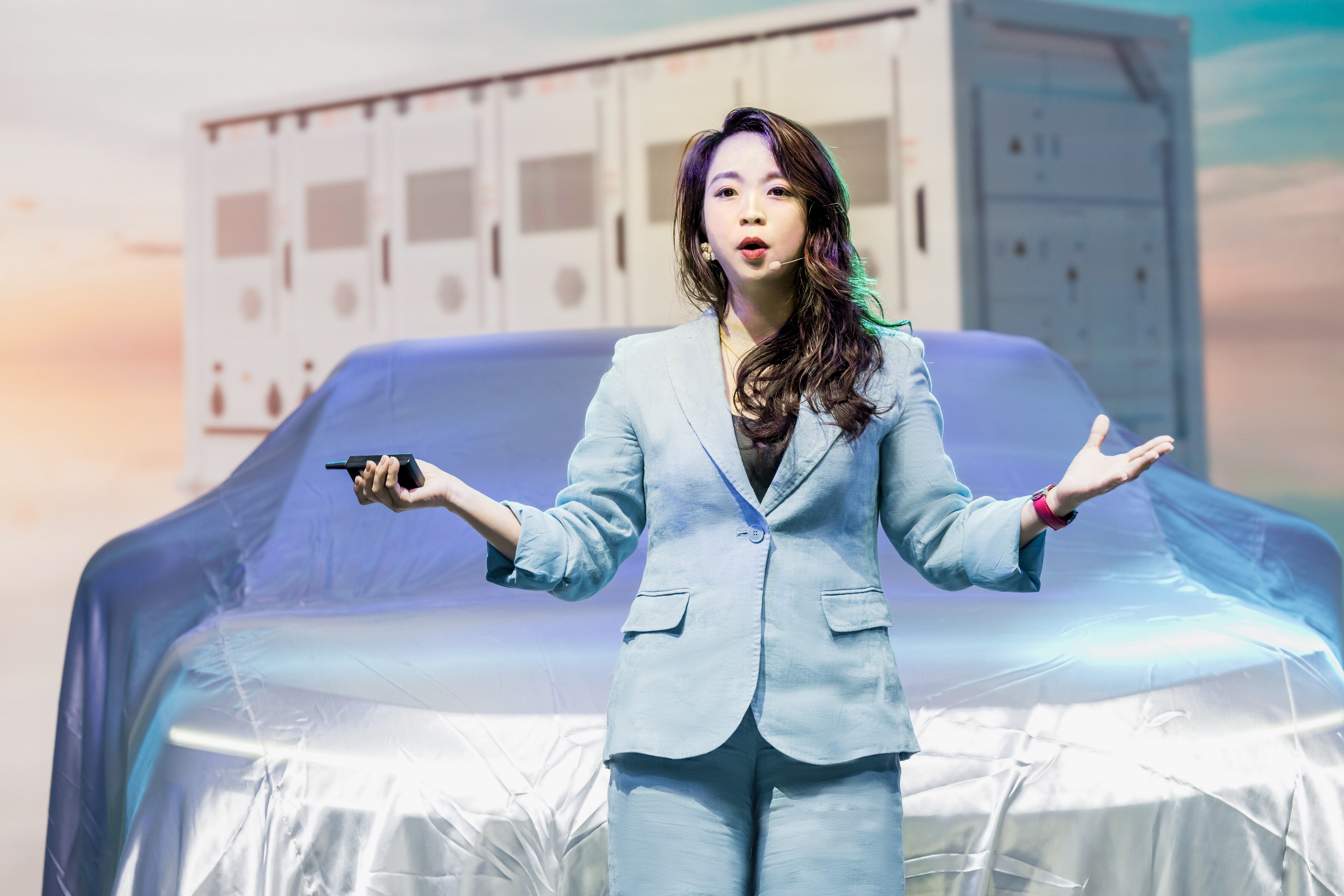 Selling Electric Car Brand Arrives in Peru